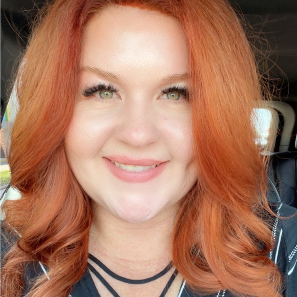 Meet your Posher, April - Picture 1 of 1